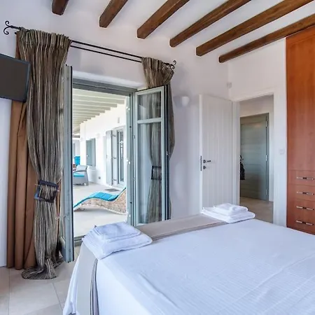 The Faragas Luxury Retreat House Holiday home
