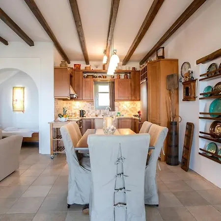 The Faragas Luxury Retreat House Holiday home