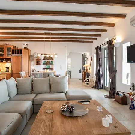 The Faragas Luxury Retreat House Holiday home *